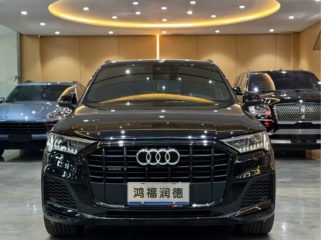 Audi Q7 2020 — фото 1