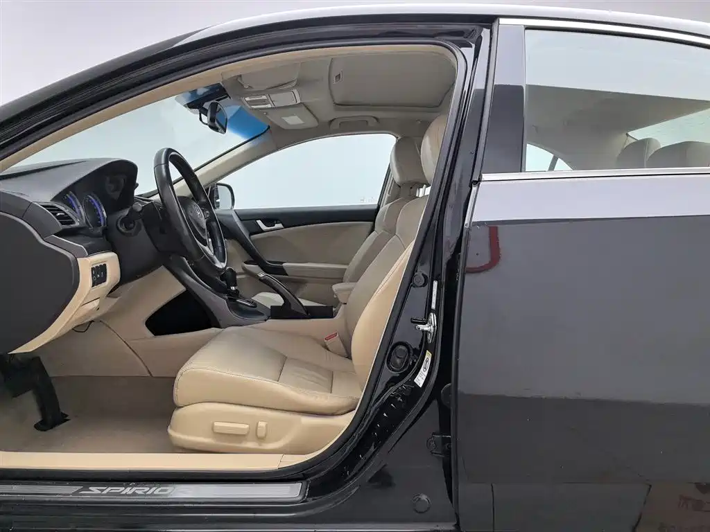 Honda Spirior 2014 — фото 10