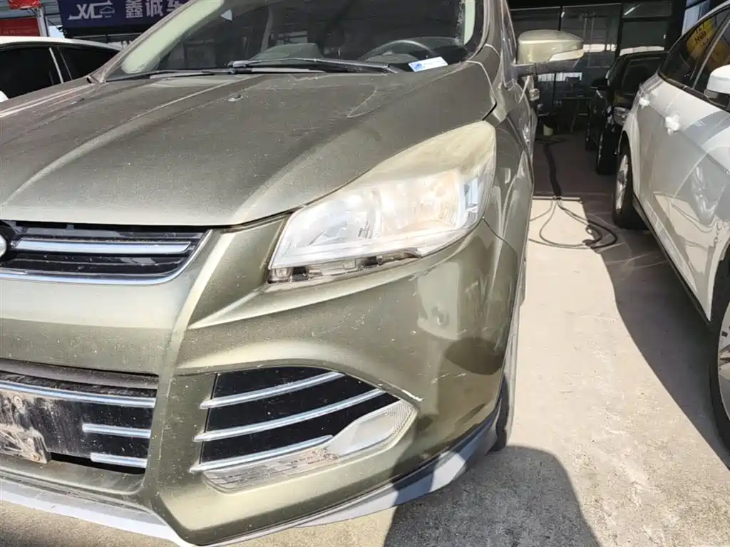 Ford Kuga 2016 — фото 24