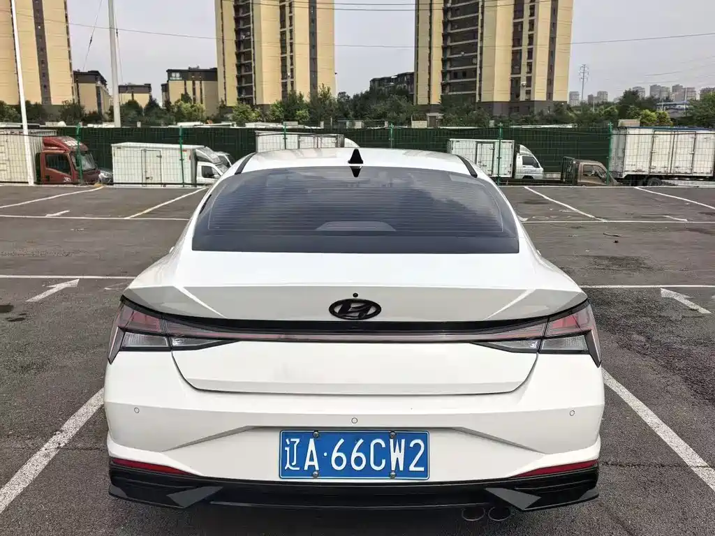 Hyundai Elantra 2023