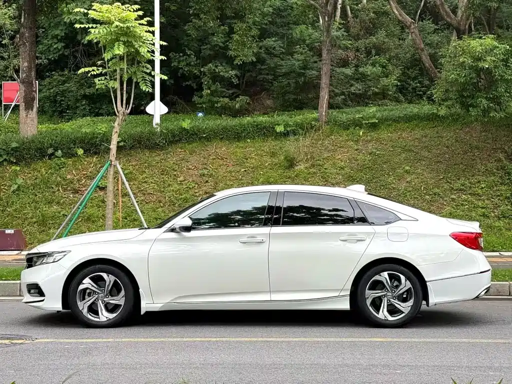 Honda Accord 2018 — фото 3