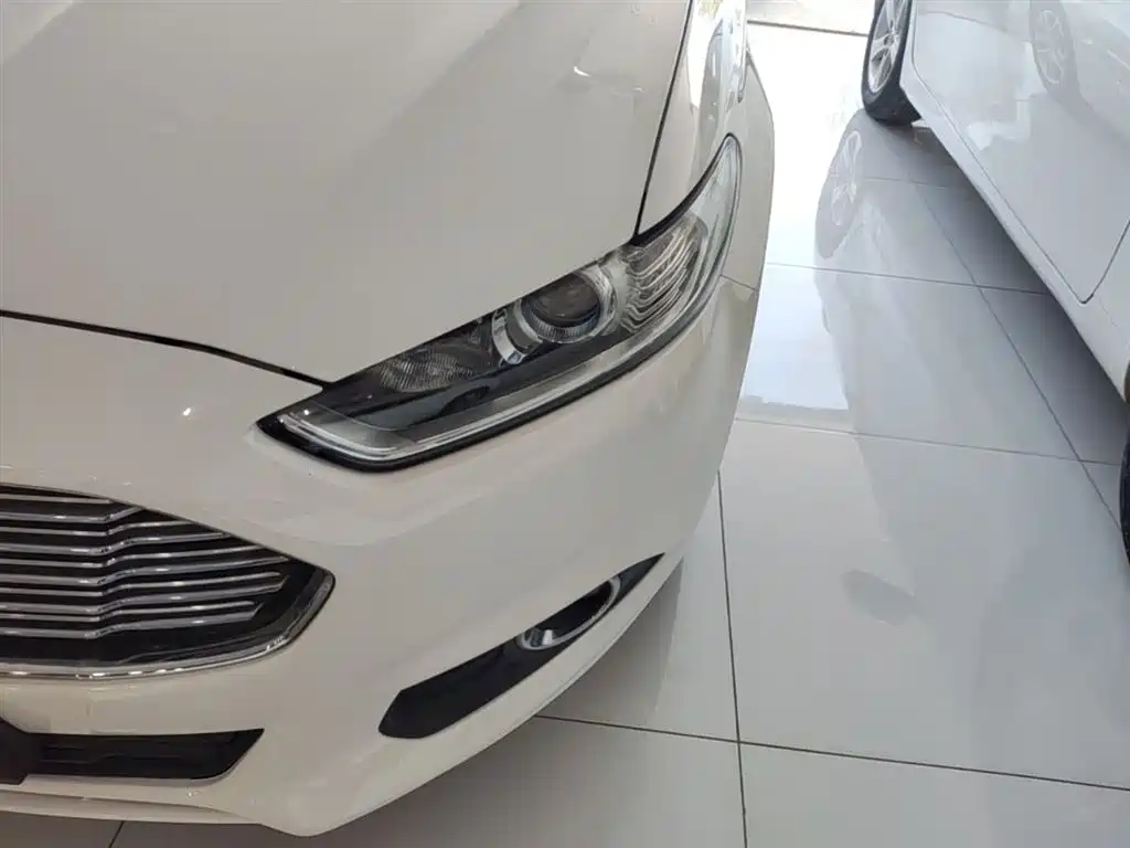 Ford Mondeo 2016 — фото 24