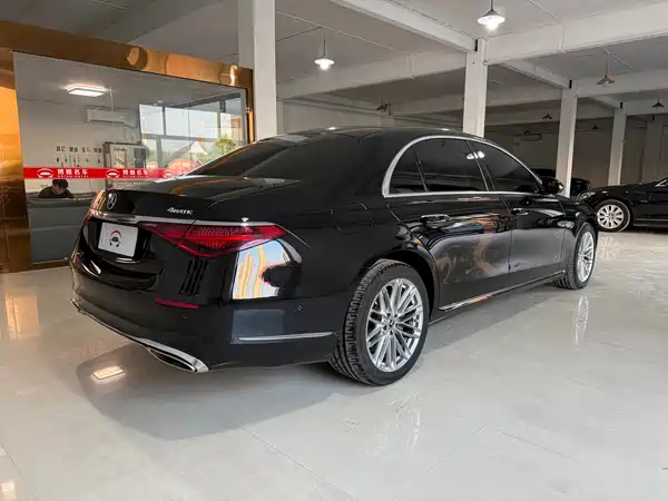 Mercedes-Benz S-Class 2023