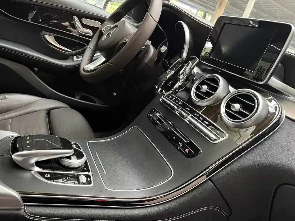 Mercedes-Benz GLC 2016 — фото 15