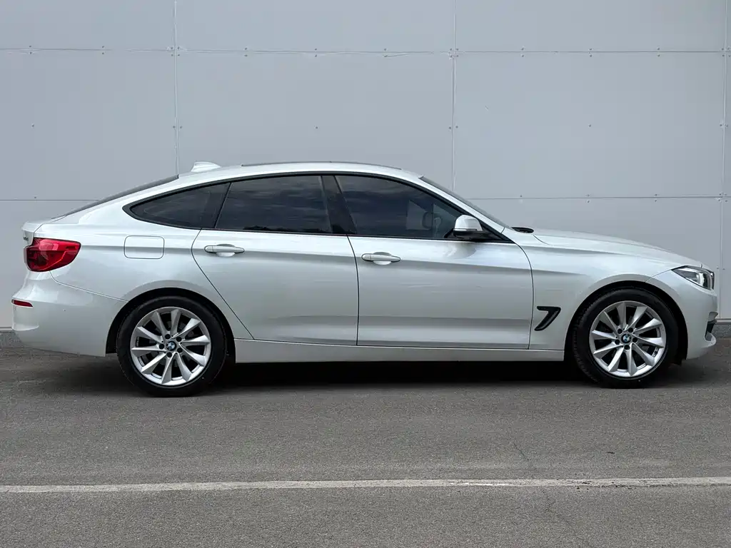 BMW 3 Series GT 2018 — фото 9