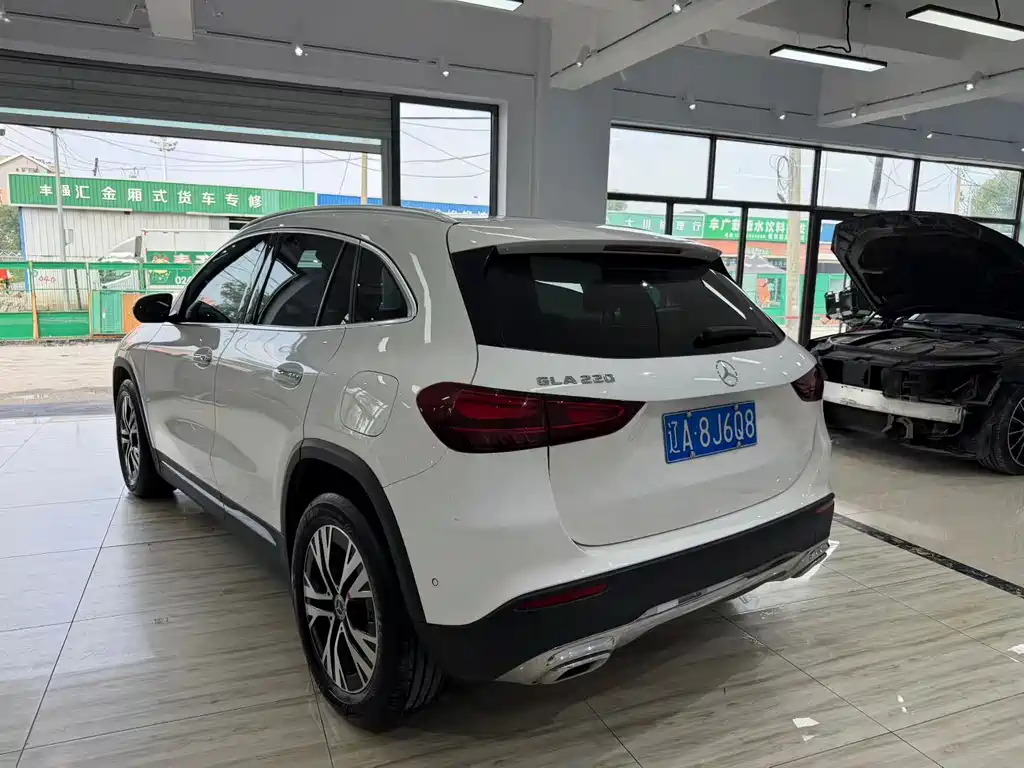 Mercedes-Benz GLA 2024 — фото 5