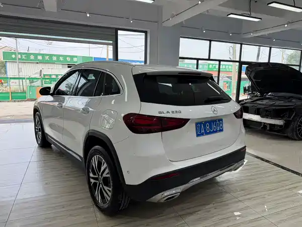 Mercedes-Benz GLA 2024