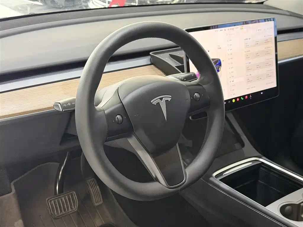 Tesla Model Y 2023 — фото 11