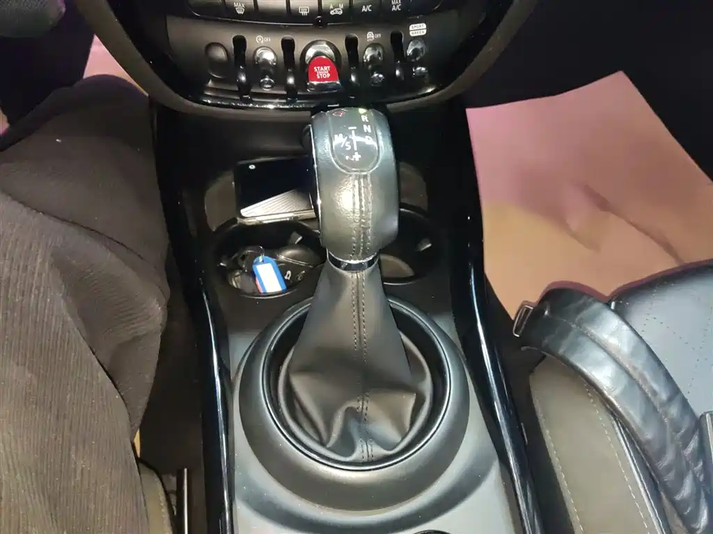 MINI Clubman 2019 — фото 14