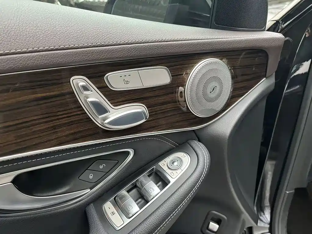 Mercedes-Benz GLC 2016 — фото 11