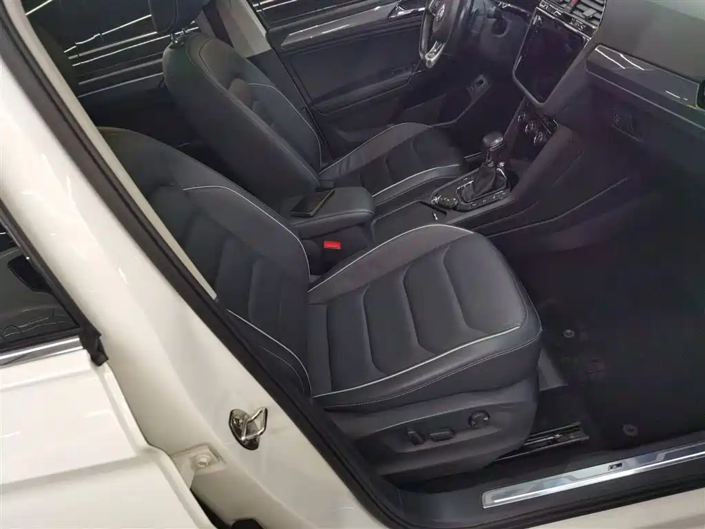 Volkswagen Tiguan L 2020 — фото 19