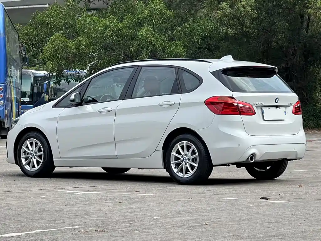 BMW 2 Series Active Tourer 2019 — фото 6