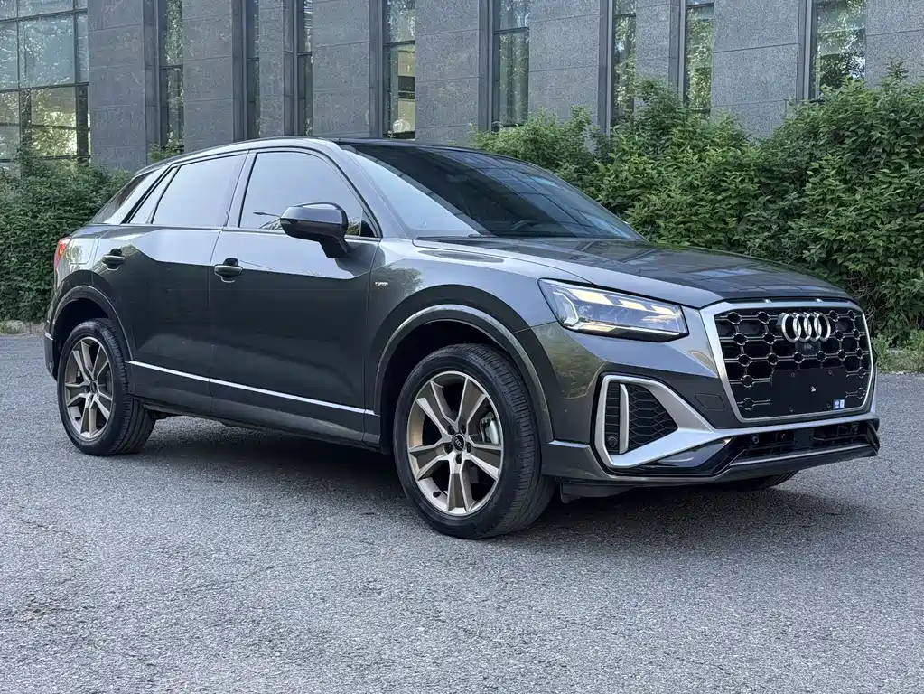 Audi Q2L 2023 — фото 3