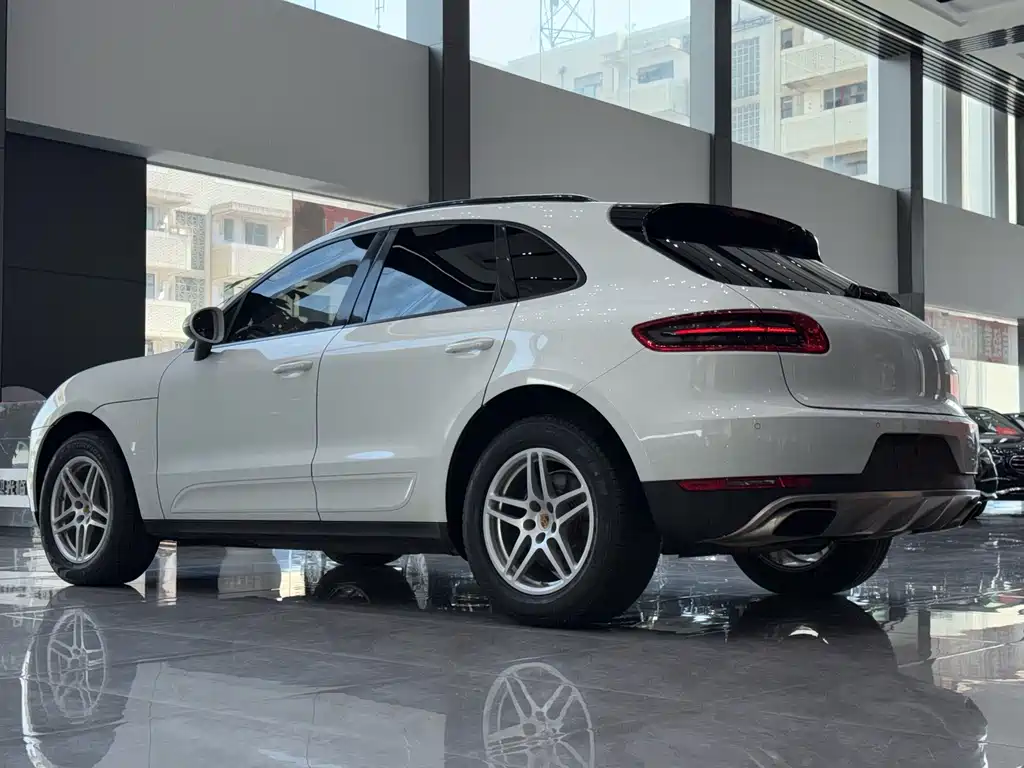 Porsche Macan 2017 — фото 8
