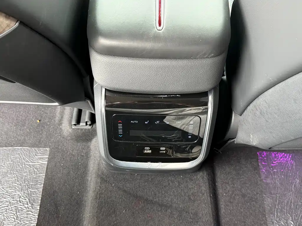 Hongqi HS7 2023 — фото 16