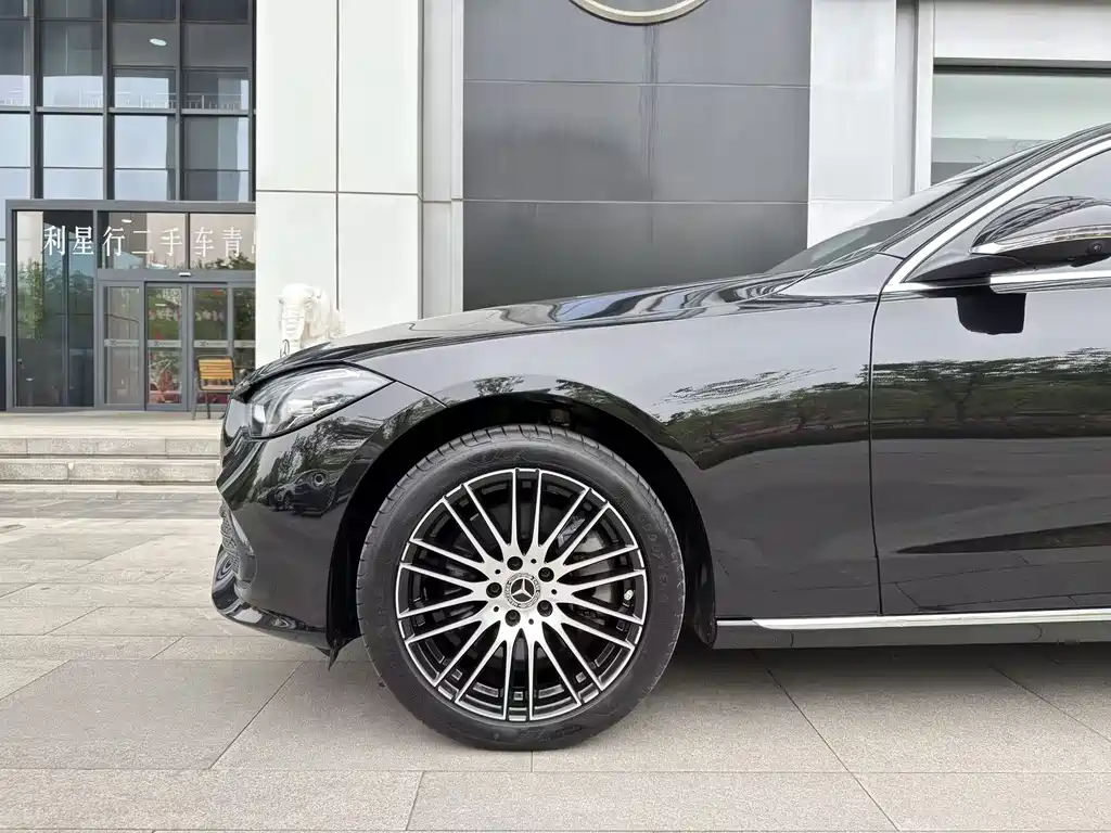 Mercedes-Benz C-Class 2025 — фото 5