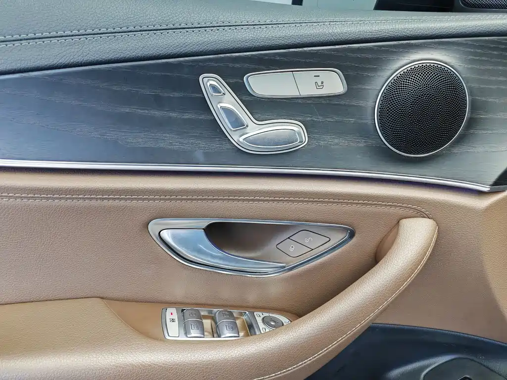 Mercedes-Benz E-Class 2020 — фото 19