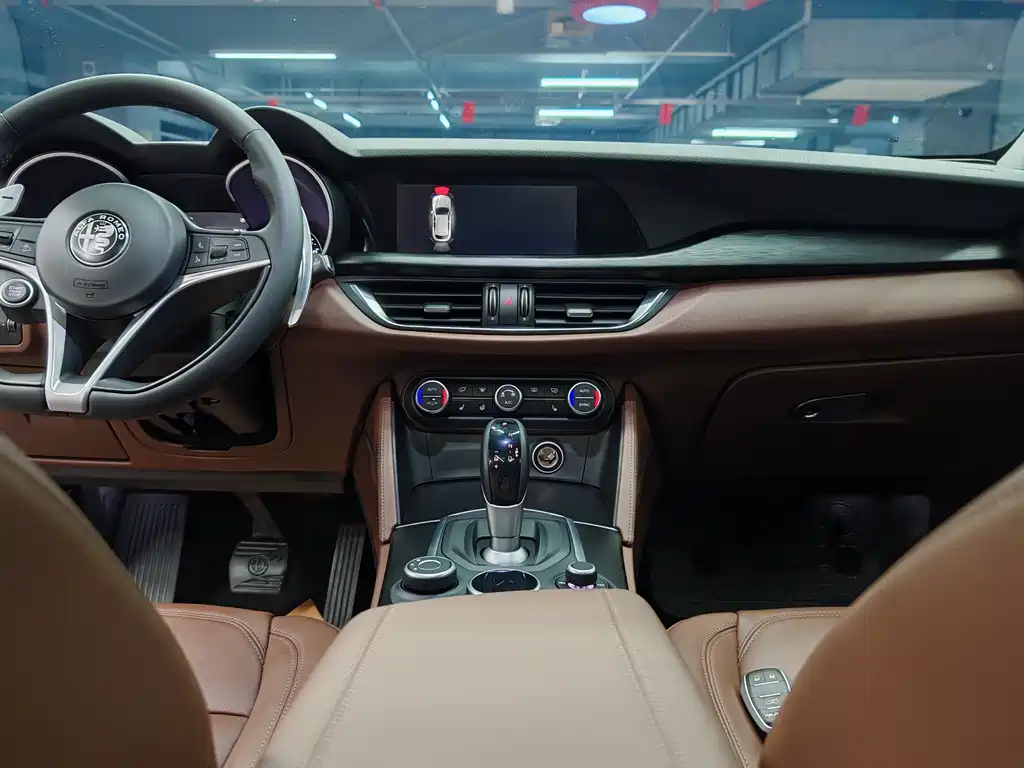 Alfa Romeo Stelvio 2018 — фото 16