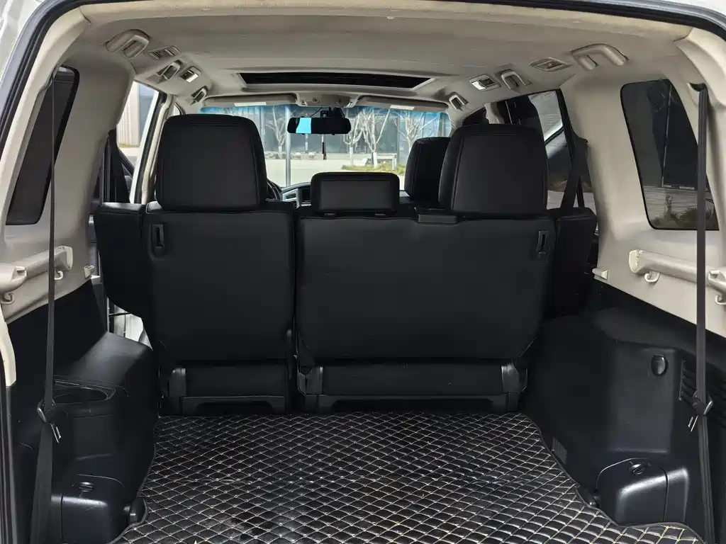 Mitsubishi Pajero 2017 — фото 17