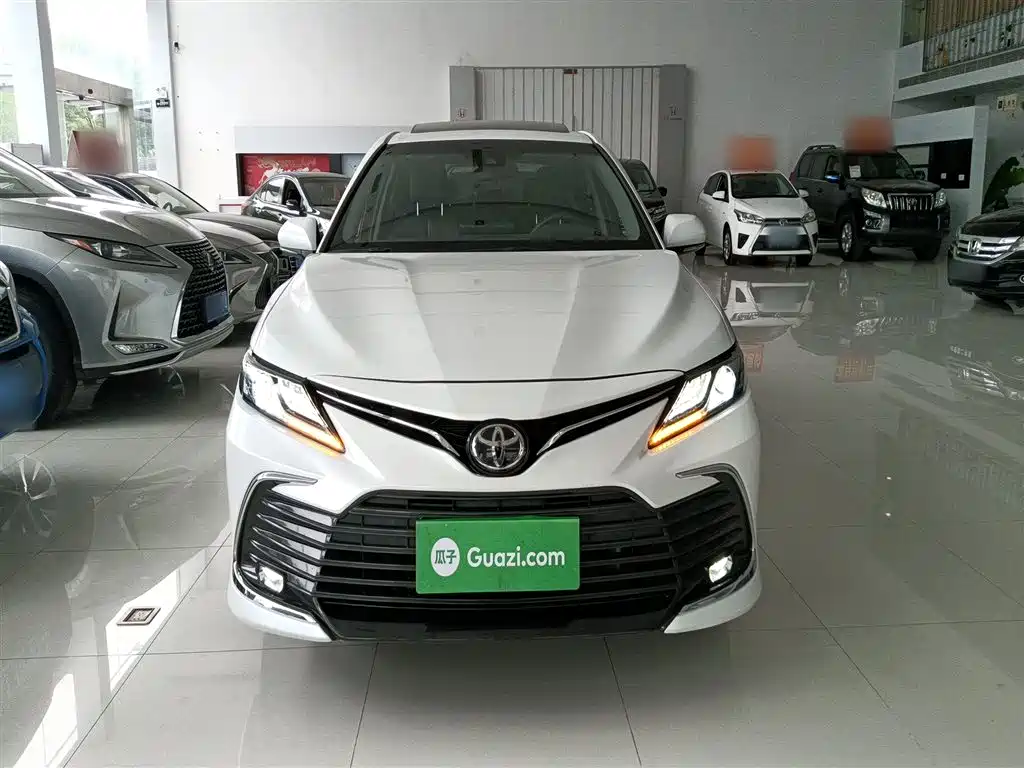 Toyota Camry 2022 — фото 3