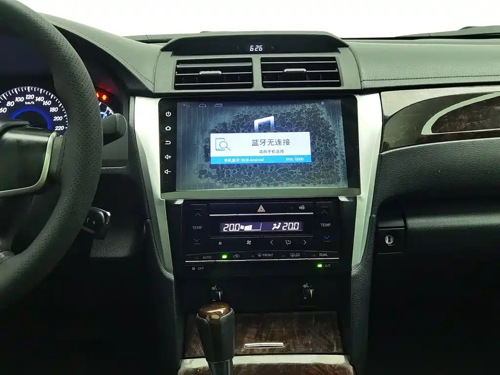 Toyota Camry 2016 — фото 12