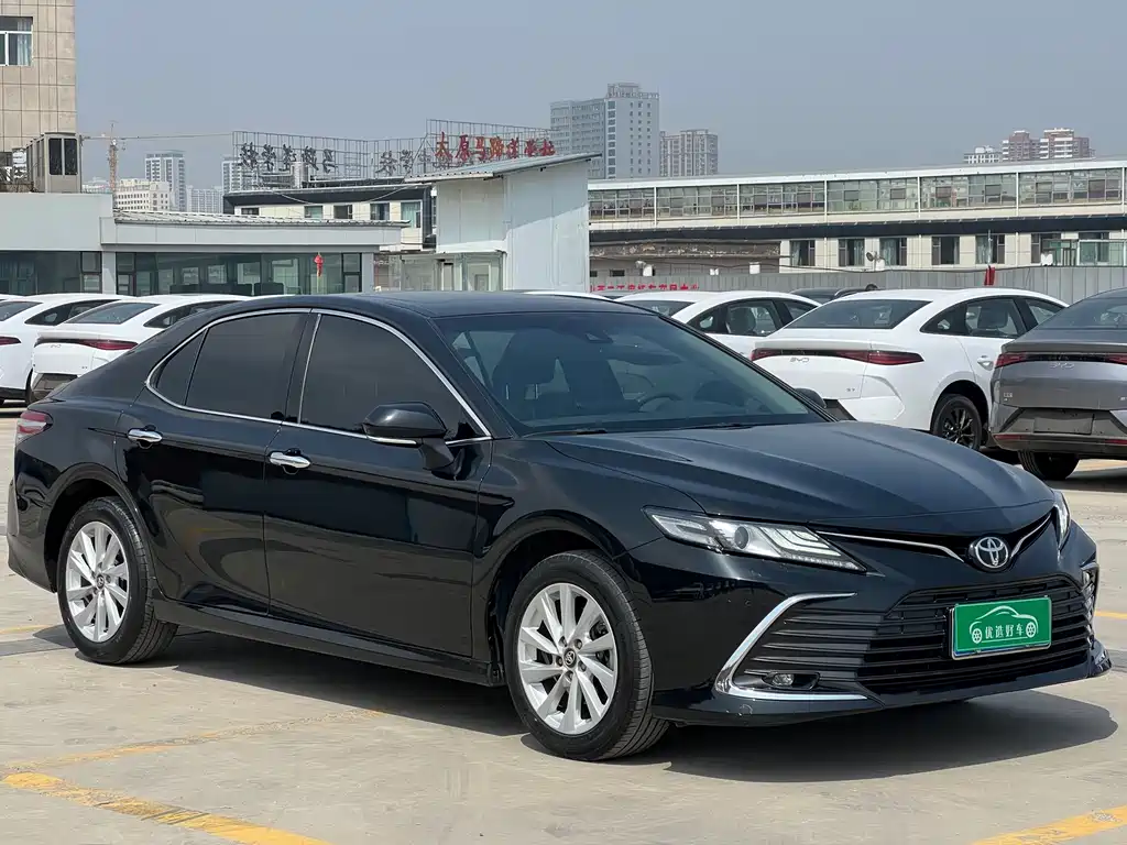 Toyota Camry 2022 — фото 3