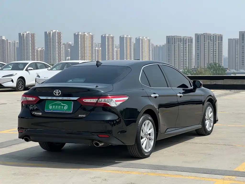 Toyota Camry 2022 — фото 7