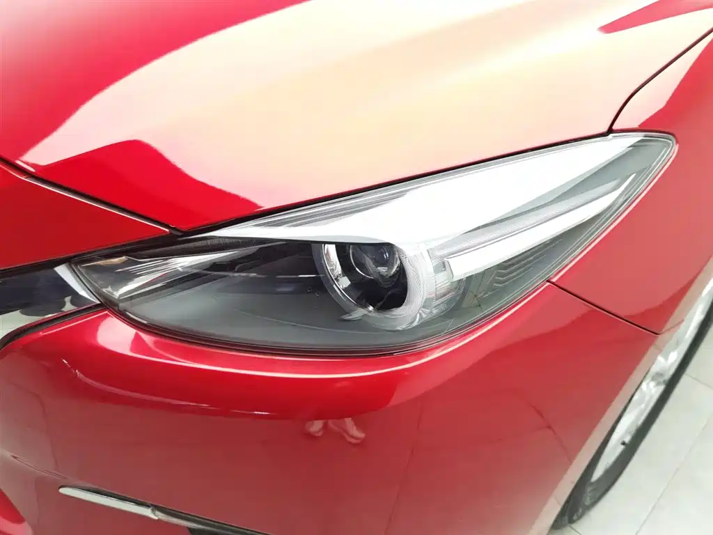 Mazda 3 Axela 2018 — фото 7