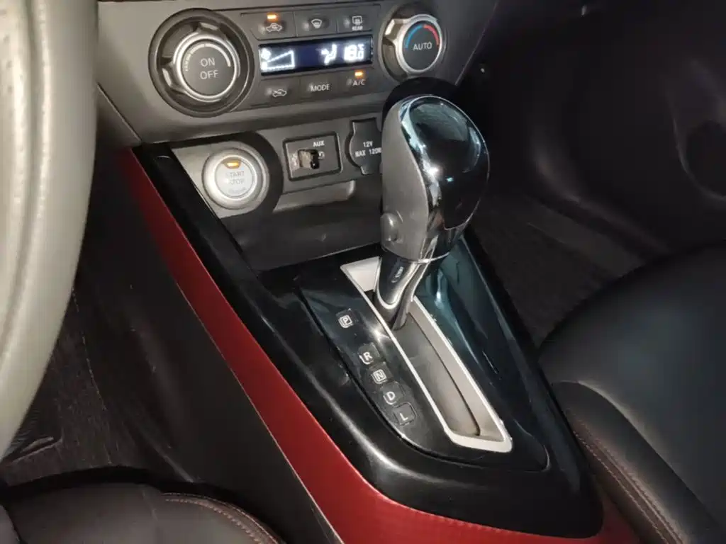 Nissan Bluebird 2018 — фото 14