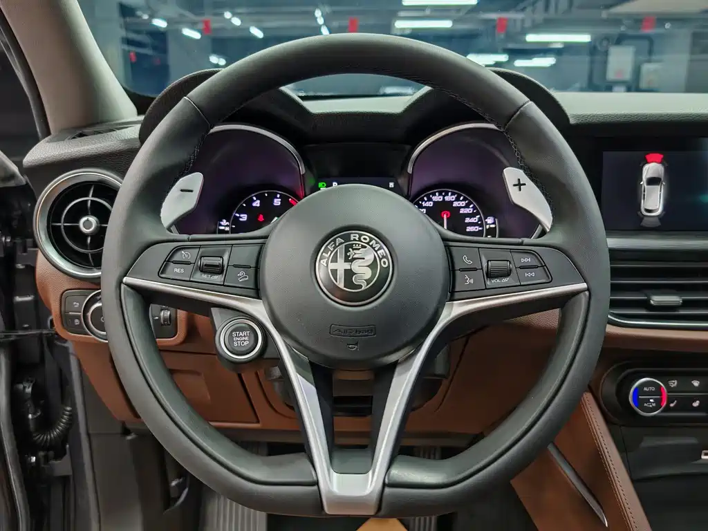 Alfa Romeo Stelvio 2018 — фото 17