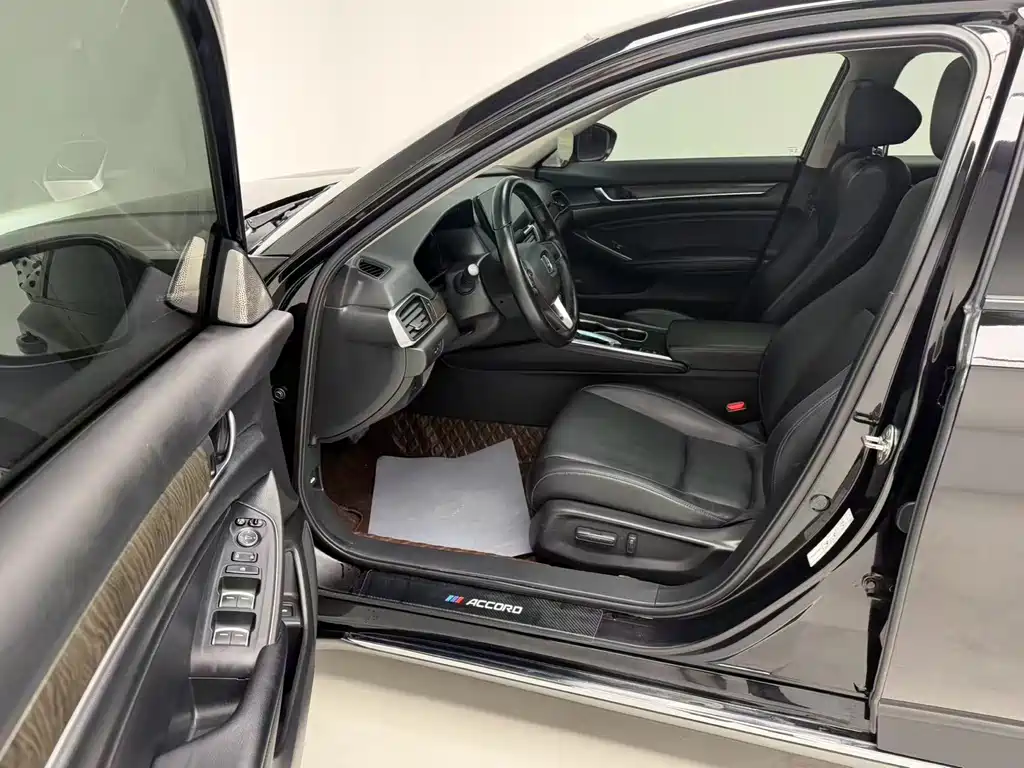 Honda Accord 2023 — фото 11