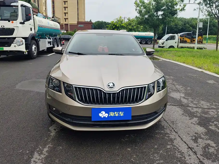 Skoda Octavia 2021 — фото 2
