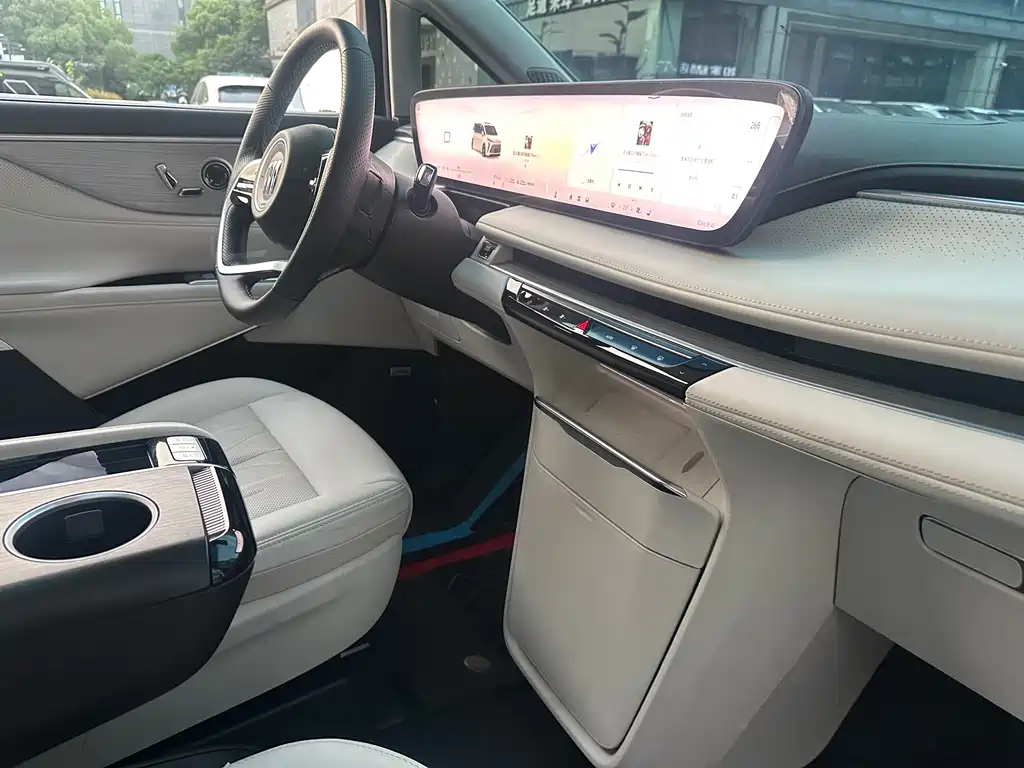 Buick GL8 Hybrid — фото 22