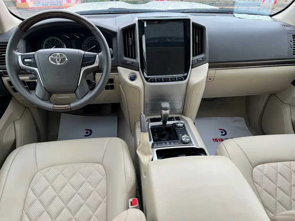 Toyota Land Cruiser 2019 — фото 16