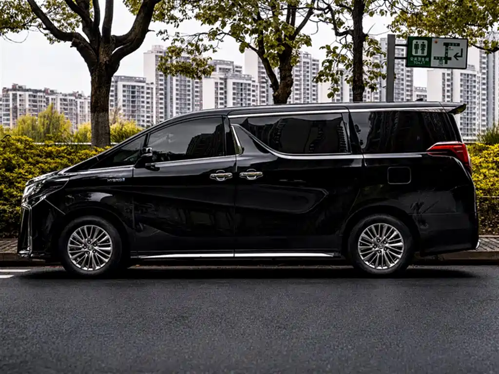 Toyota Alphard 2022 — фото 2
