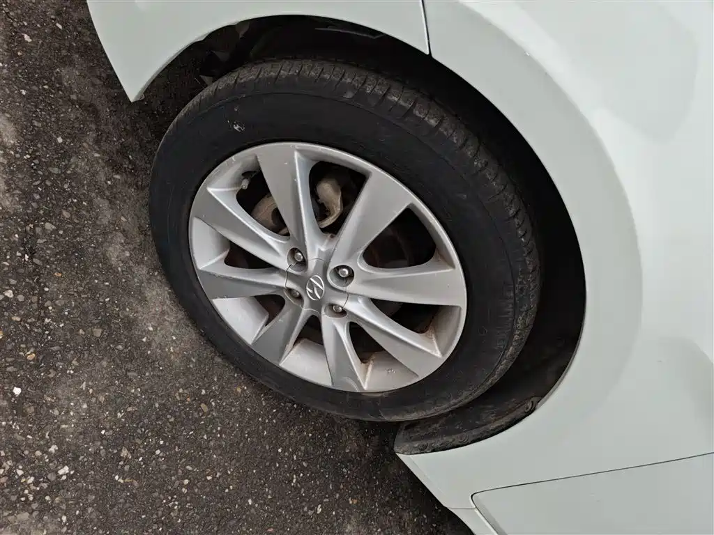 Hyundai Verna 2016 — фото 23