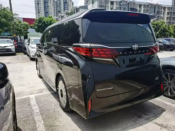 Toyota Alphard 2025