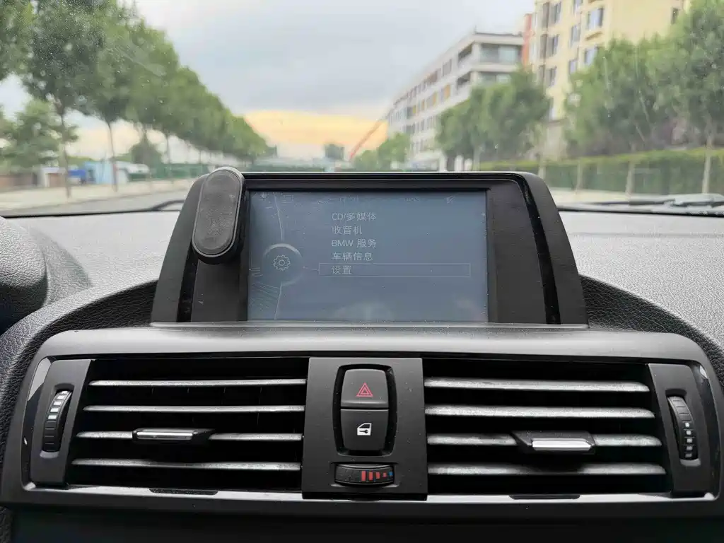 BMW 1 Series 2012 — фото 18