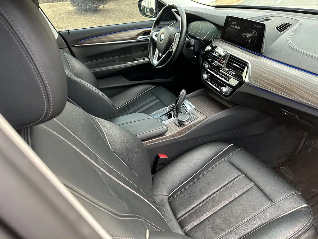 BMW 6 Series GT 2019 — фото 13