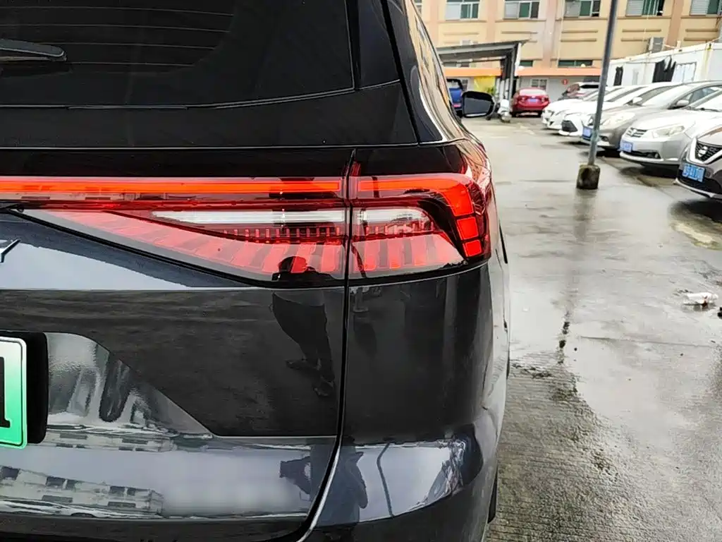Chery Tiggo 8 PRO New Energy 2023 — фото 8