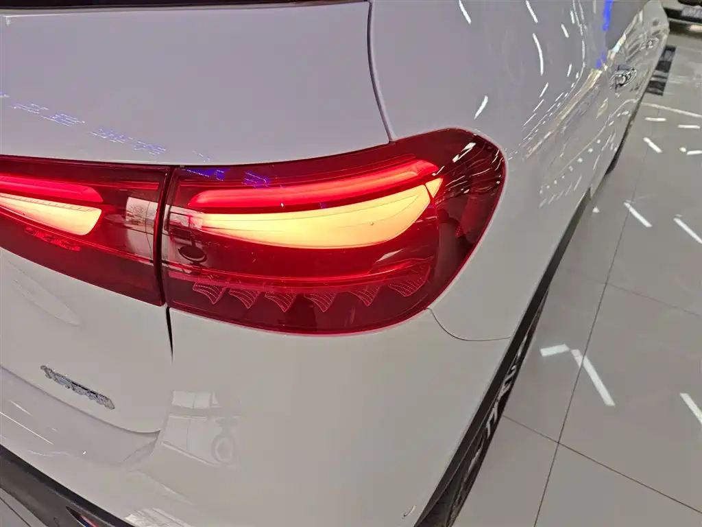 Mercedes-Benz GLA 2024 — фото 8