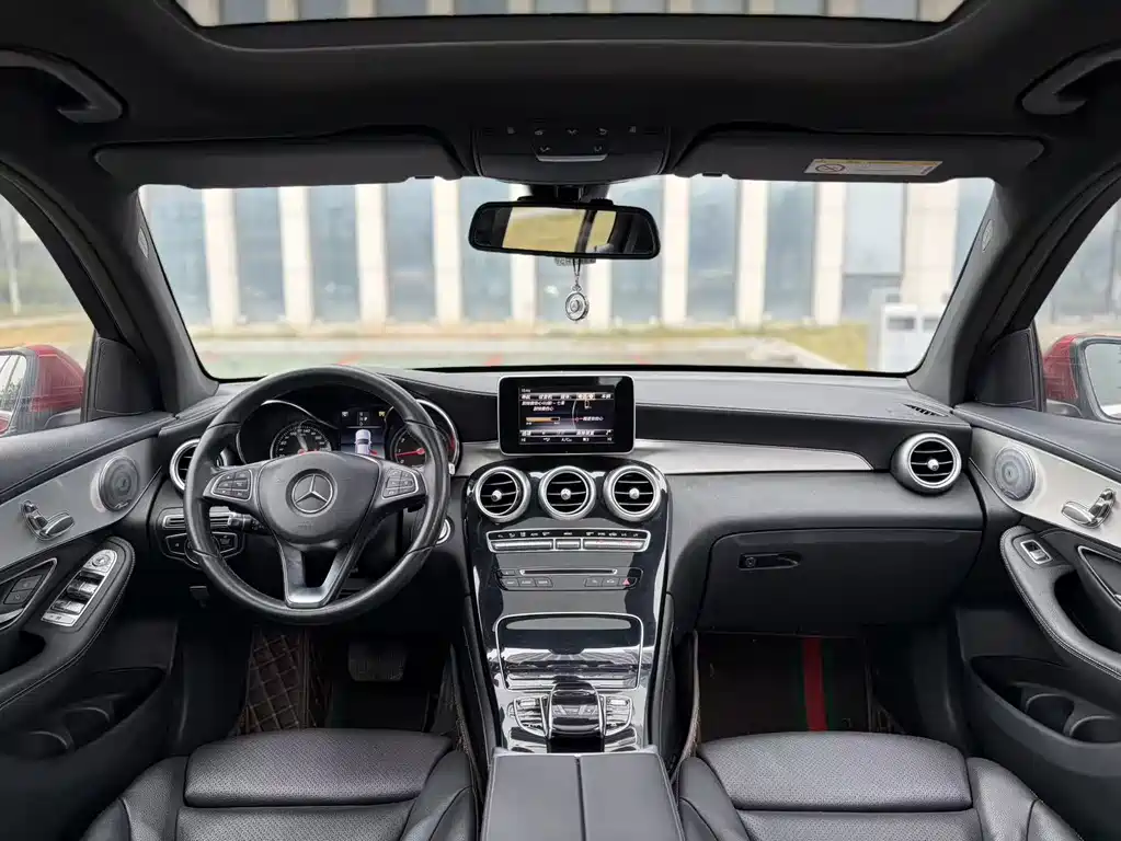 Mercedes-Benz GLC 2018 — фото 17