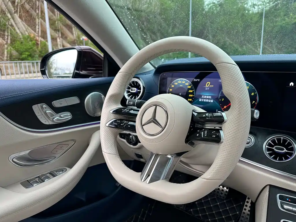 Mercedes-Benz E-Class 2022 — фото 10