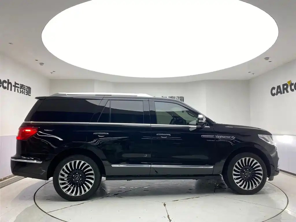 Lincoln Navigator 2020 — фото 4