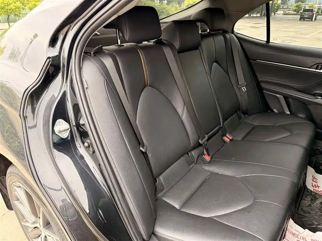 Toyota Camry 2021 — фото 15