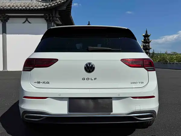 Volkswagen Golf 2021