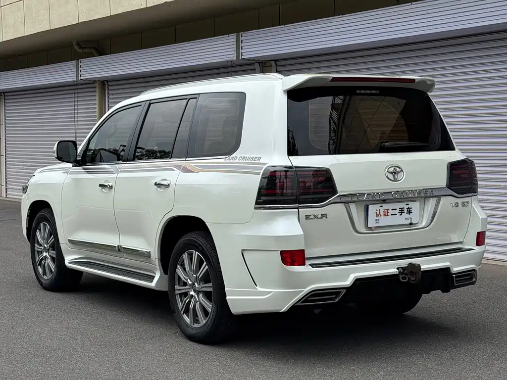 Toyota Land Cruiser 2017 — фото 6