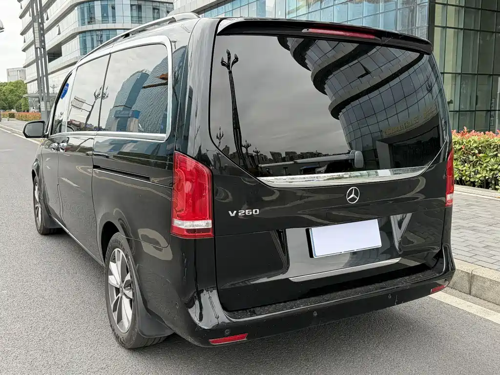 Mercedes-Benz V-Class 2022 — фото 2