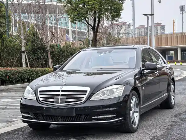 Mercedes-Benz S-Class 2010