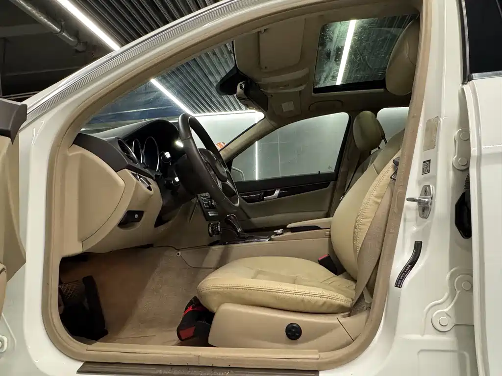 Mercedes-Benz C-Class 2014 — фото 16
